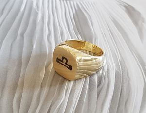 טבעת חותם זהב